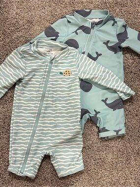 NWOT- Baby set of two Rasguards with SPF50